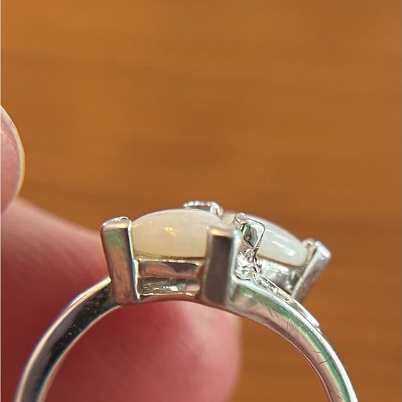 Bypass Oval 10K White Gold Ring with Accent Diamonds, size 4.5 - Picture 5 of 14